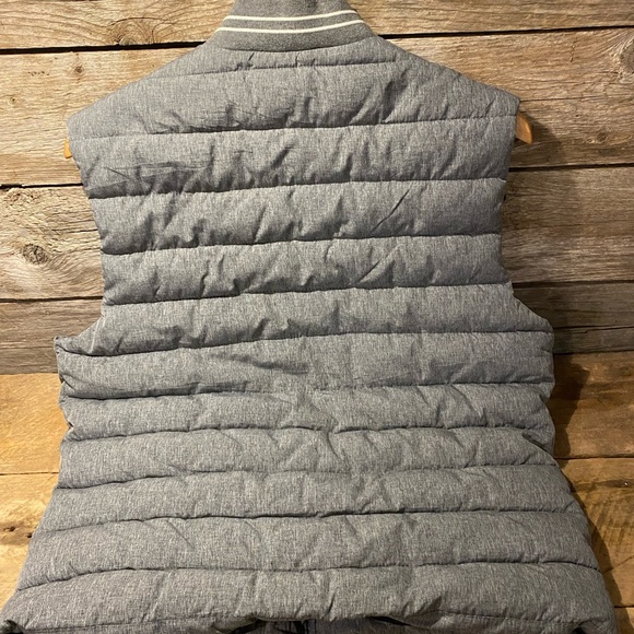 H&M Unisex Puffer Vest Soft Grey with Knit Collar - Size 38R, Men S or Women’s M - Picture 4 of 13